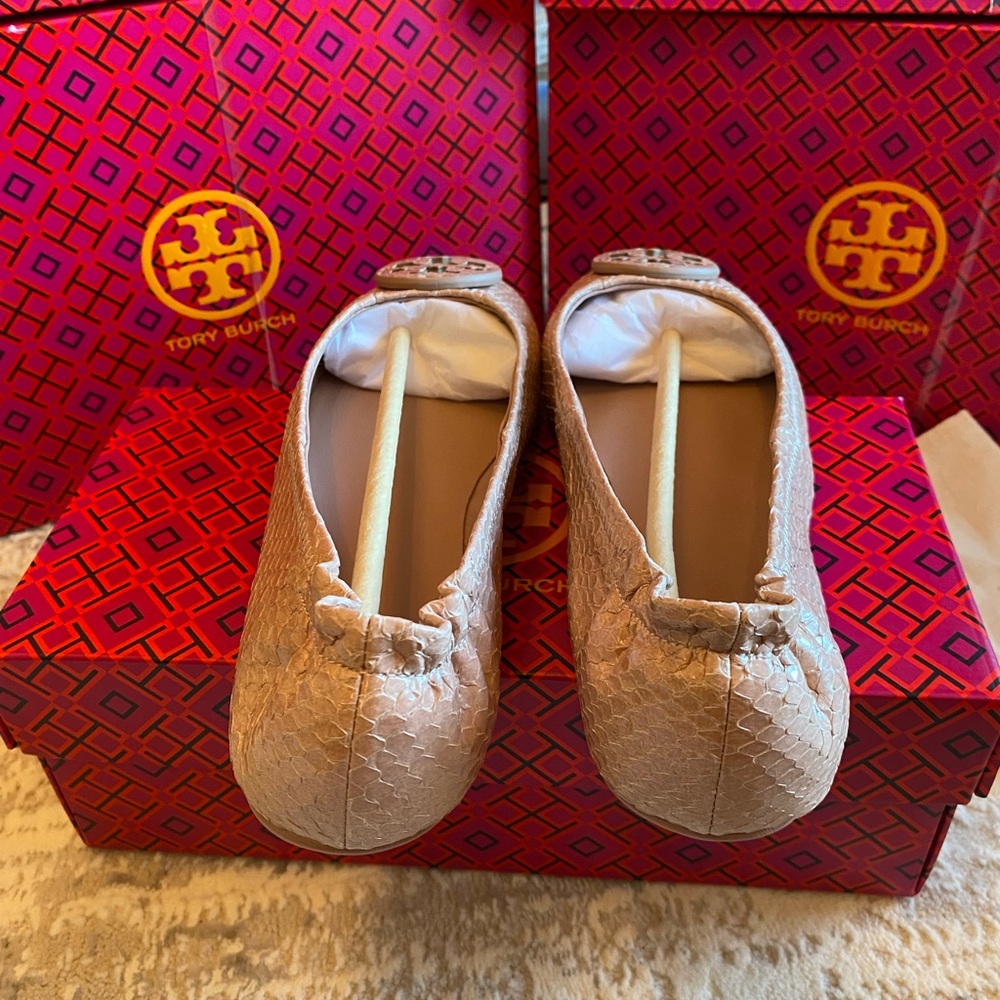 Tory Burch Women's Minnie Travel Ballet Water Snake Leather - Picture 5 of 7